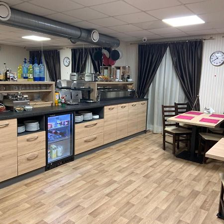 Pokoje Goscinne Truskawkowa 1A Zielona Góra Exteriör bild